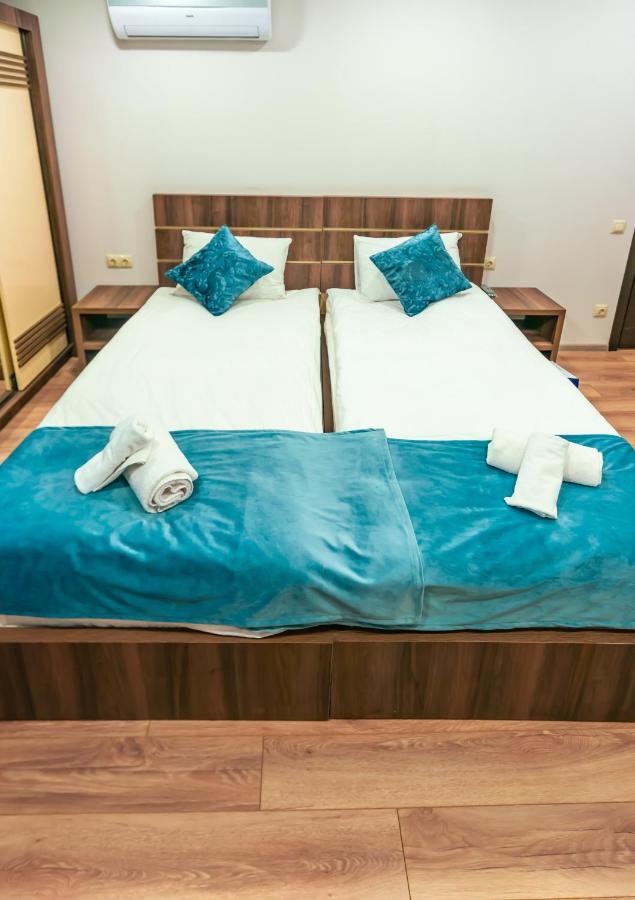 Hotel Classic Suites Тбилиси Екстериор снимка