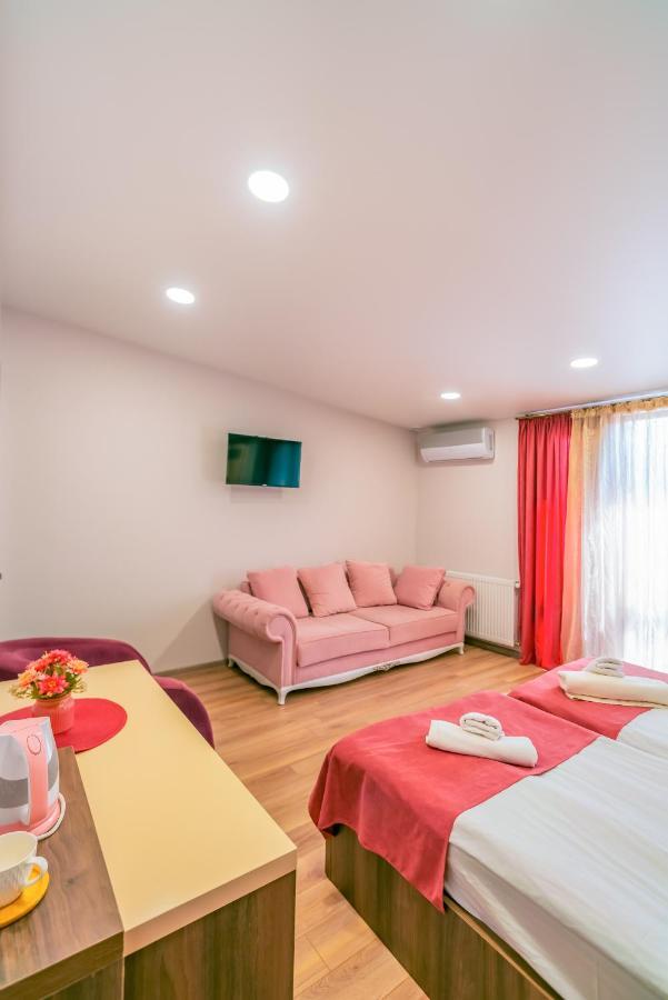 Hotel Classic Suites Тбилиси Екстериор снимка